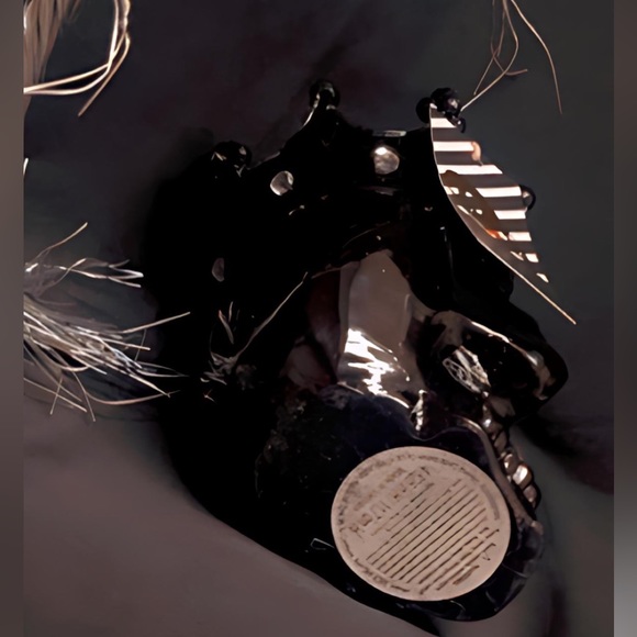 Sculpted Black Skull With Crown Candle Halloween shiney with rhinestones - Picture 2 of 5